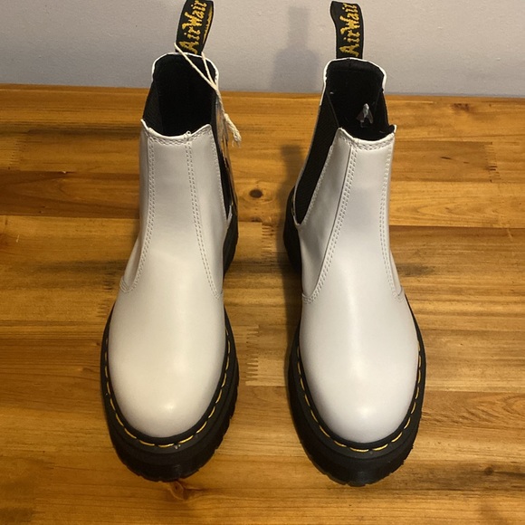 NWT/NWOB Dr. Martens 2976 Chelsea Quad White Platform Boots in US 6 - Picture 8 of 13